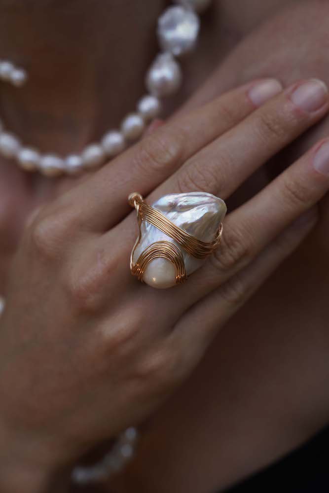 Anillo Amor Eterno Perla Barroca, Joyería Luison