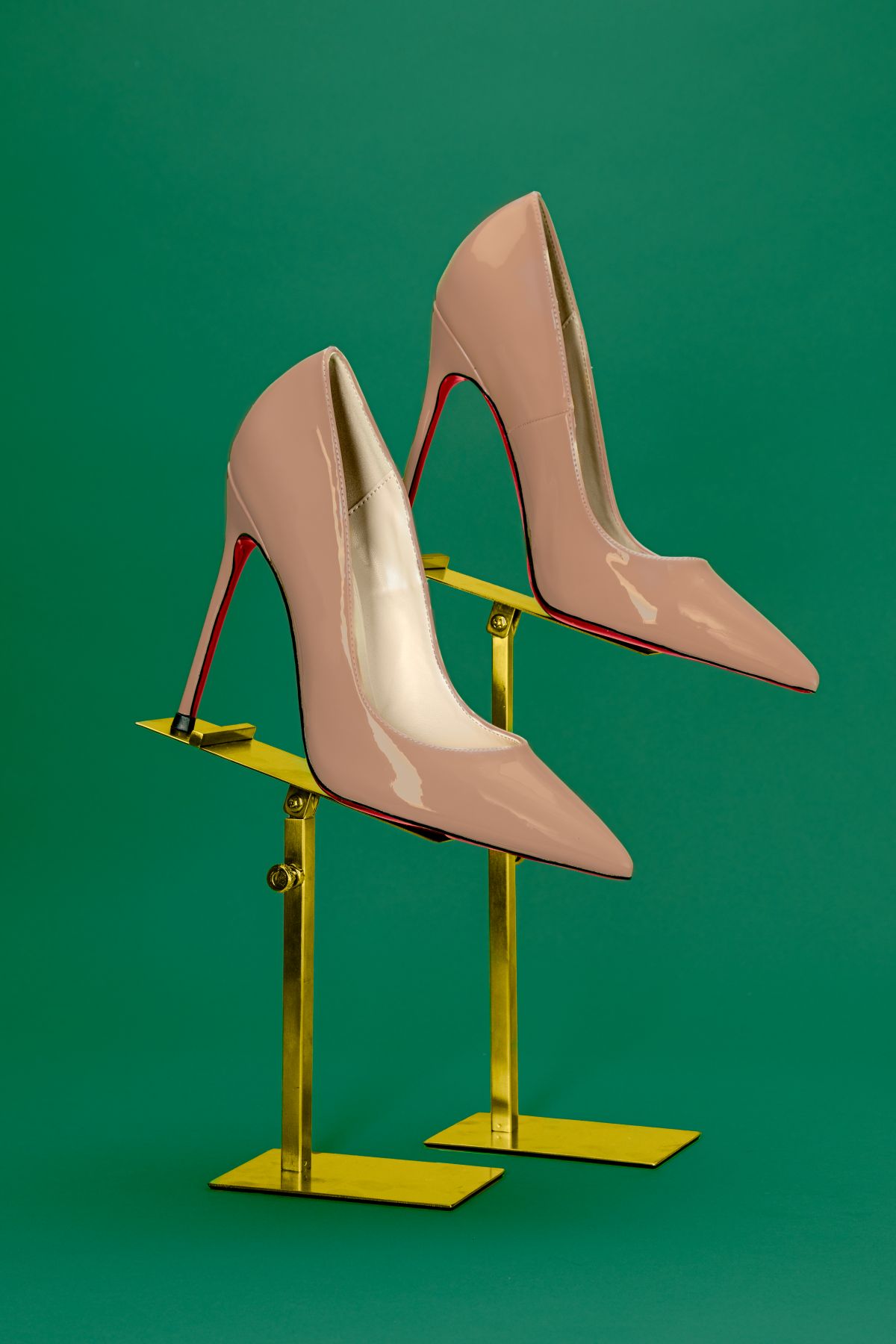 Tacones Altos de Cuero Lacado Beige | LUISON