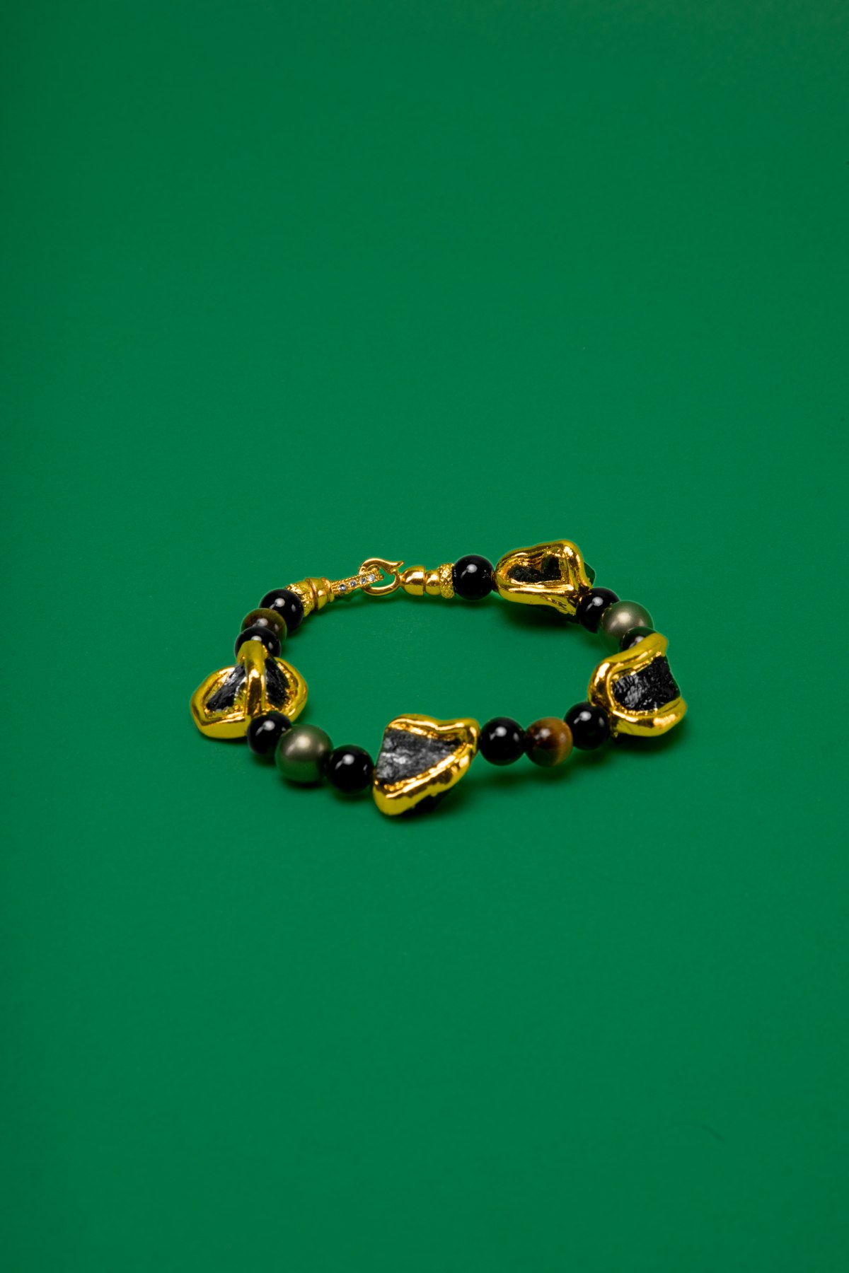 Brazalete Amatista Negra y Oro 18K | LUISON Joya Artesanal